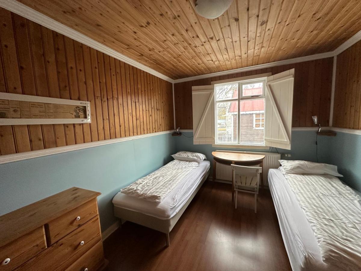 Taergesen Guesthouse Reydarfjordur Экстерьер фото