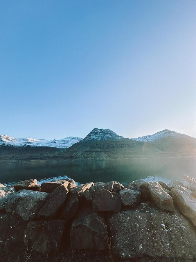 Taergesen Guesthouse Reydarfjordur Экстерьер фото